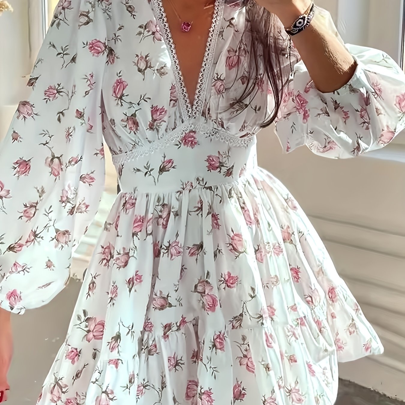 Robe chic à col en V garnie de dentelle florale - Manches longues, mélange de polyester non extensible, lavable en machine - parfaite pour le printemps/été/automne