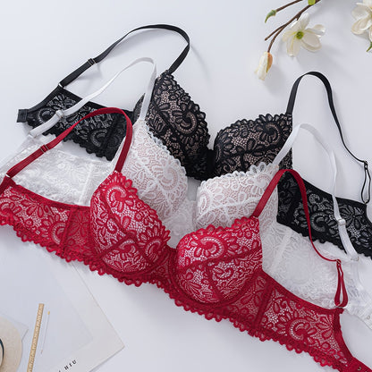 Ensemble de soutien-gorge contrasté en dentelle élégant trois pièces, confortable et respirant, parfait pour les tenues de la Saint-Valentin et de Noël